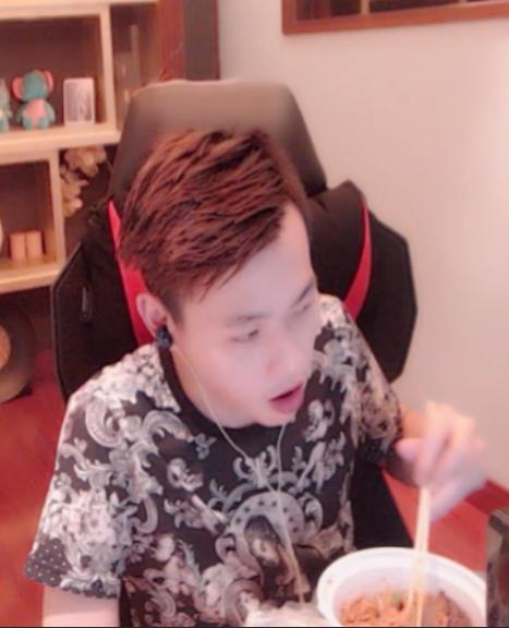 加班时的我,加班时的我下班后的我