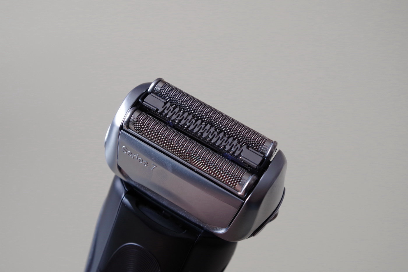 博朗尊享9系男士电动剃须刀,德国博朗电动剃须刀6系