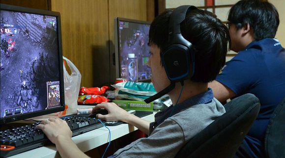 lol工作选手鼠标,lol工作选手操作键盘鼠标视频