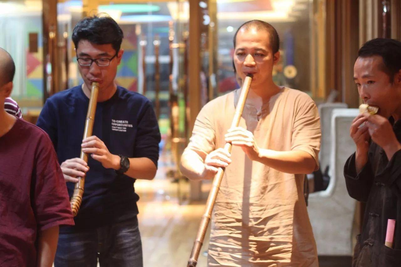 箫园秋分箫友雅集聚于杭州“雪庐”交流箫艺术