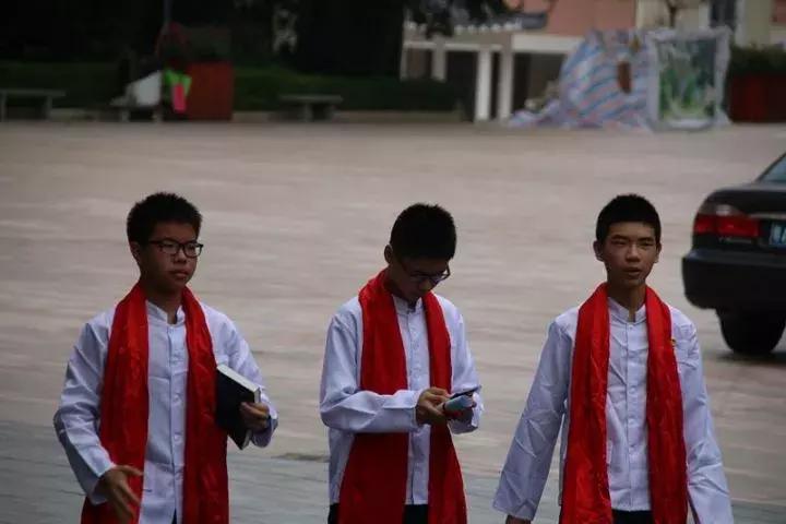 桥城中学的诗词大赛玩穿越，古诗词也能这么有趣！（文末有福利）