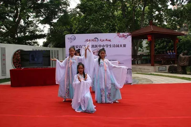 桥城中学的诗词大赛玩穿越，古诗词也能这么有趣！（文末有福利）