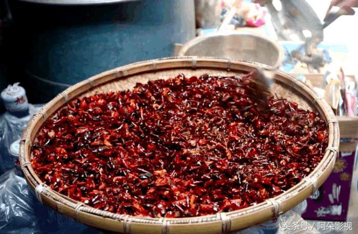 湖南的素炒辣椒的做法,秦巴奶奶炒辣椒