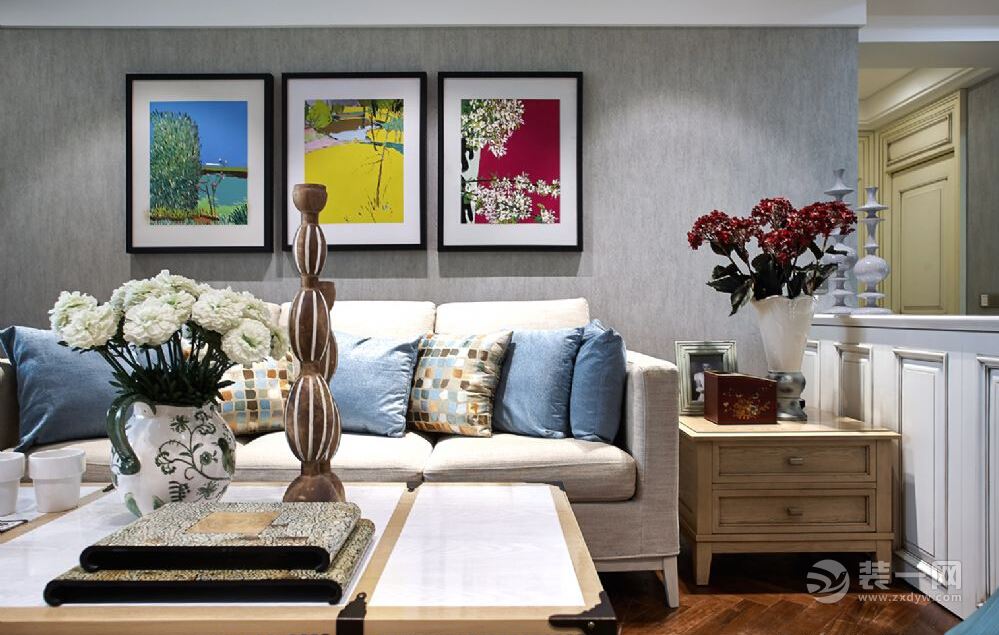 飘窗可以做弧形收纳柜,飘窗也可以合理利用