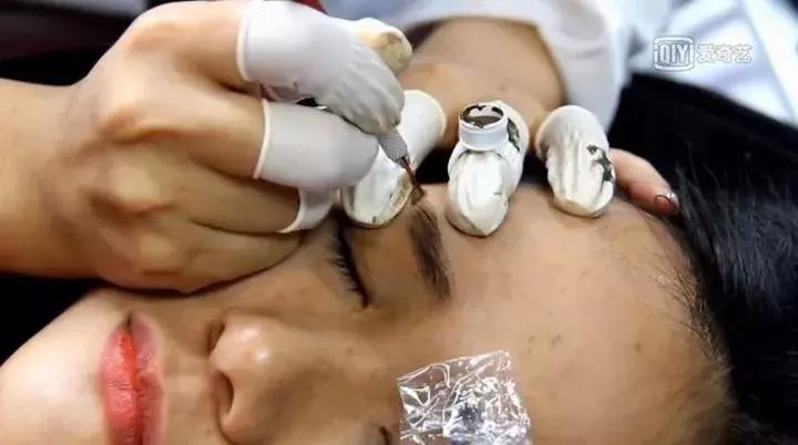 拉丝雾眉基本功皮上练习,拉丝雾眉怎么做才不晕色