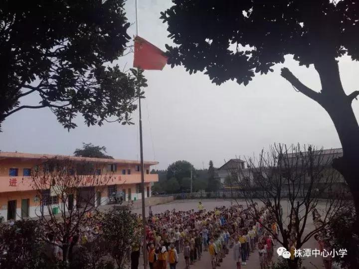 这几天，株潭各小学在网上红了