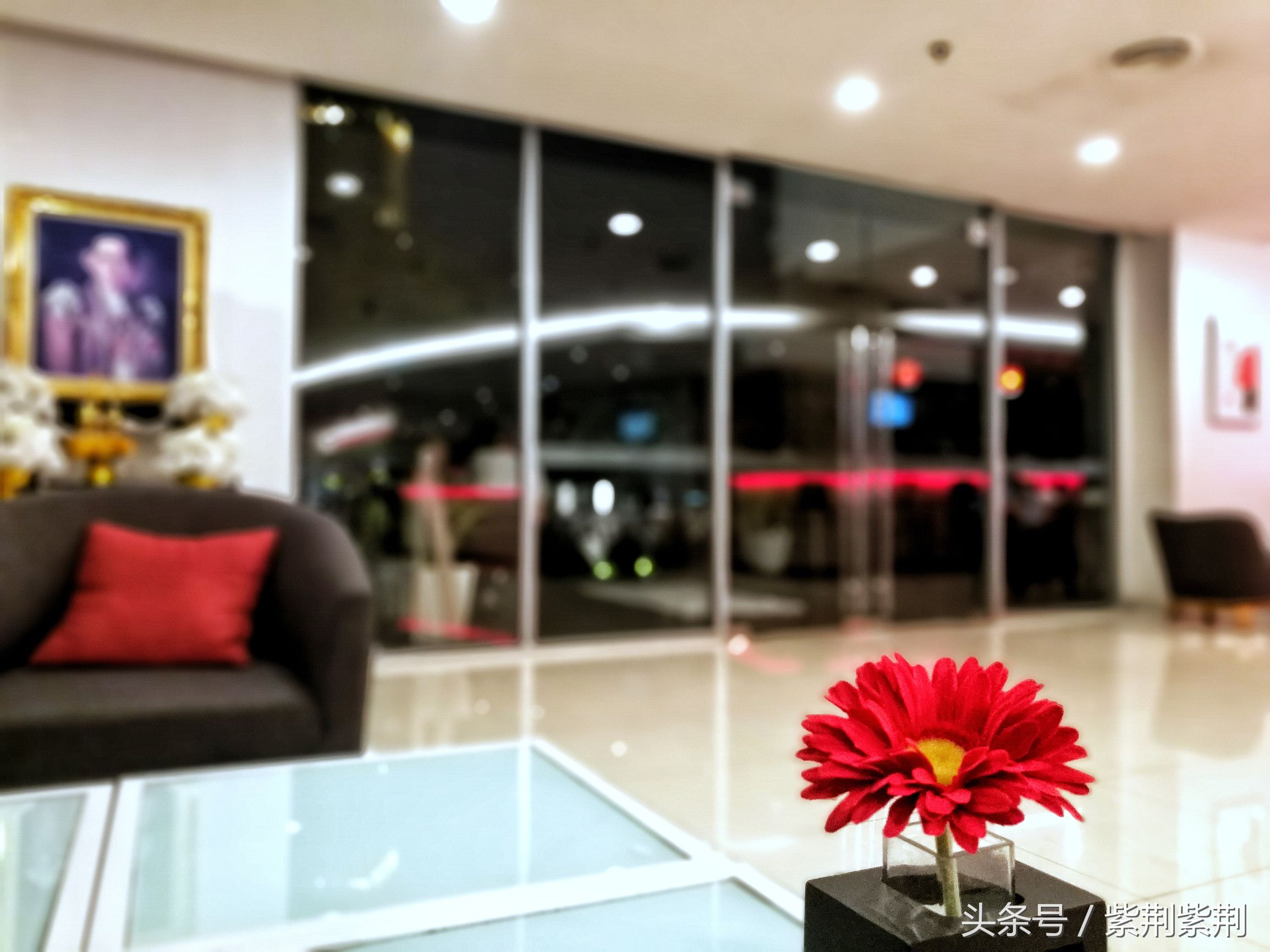 国庆长假抢钱了？老司机教你境外旅游怎样省出一部iphoneX