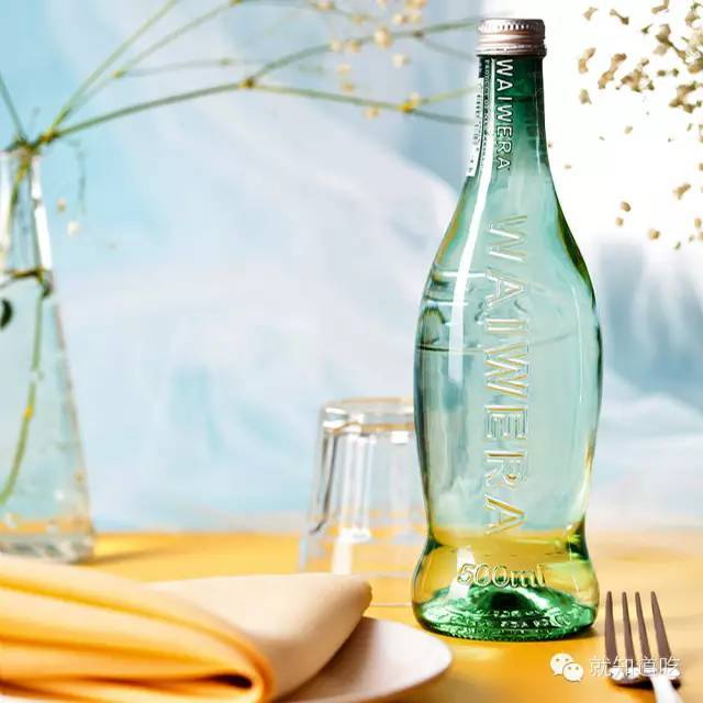 我们找了60个牌子100多瓶水，最潮的竟然是这20瓶