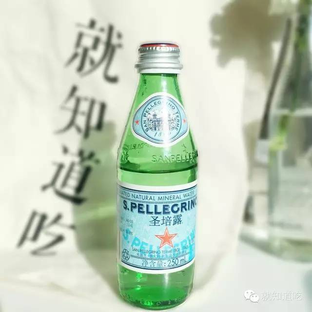 我们找了60个牌子100多瓶水，最潮的竟然是这20瓶