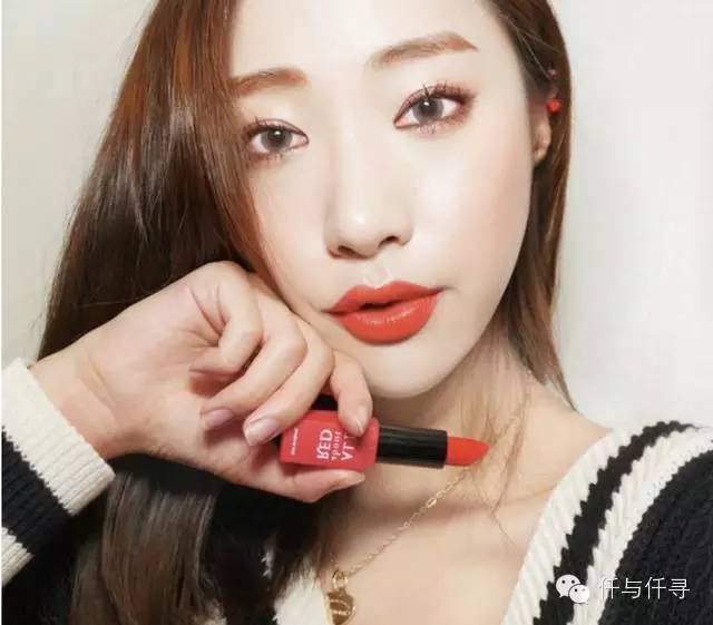 美妆厚嘴唇女博主,美妆博主嘴唇很厚的女生