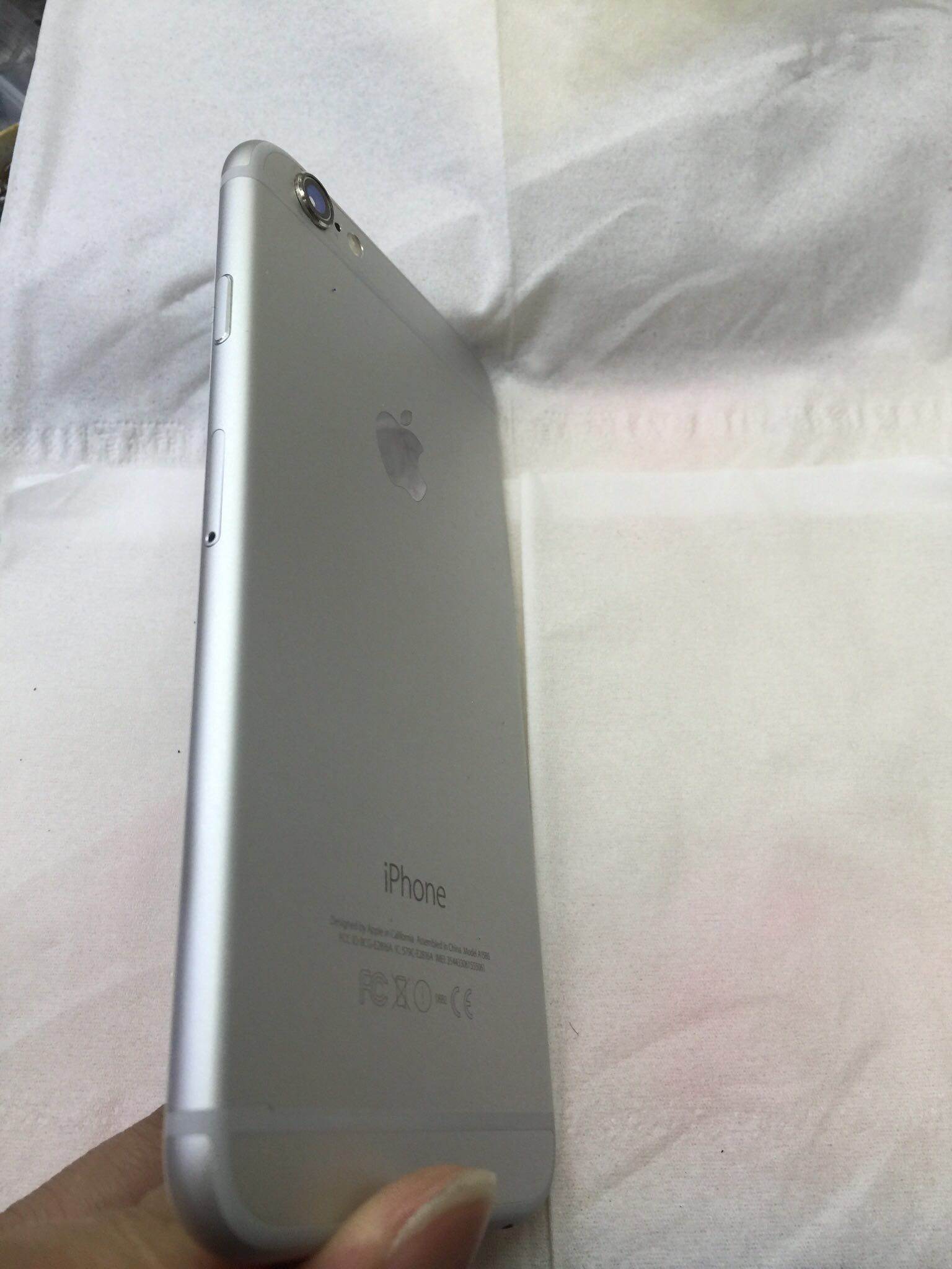 苹果手机主板进水一般多少钱,苹果手机主板进水怎么解决