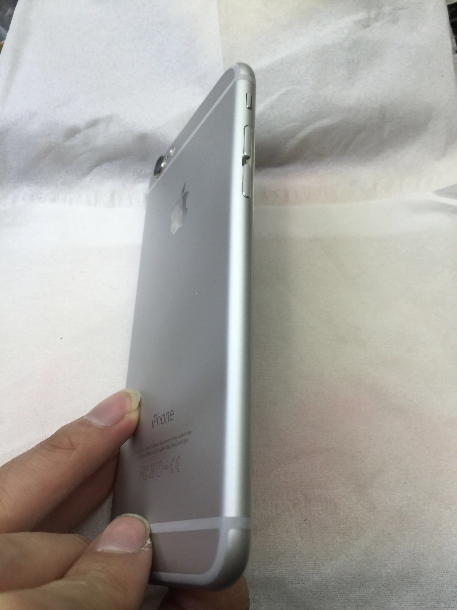 苹果手机主板进水一般多少钱,苹果手机主板进水怎么解决