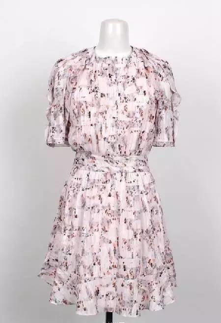 街拍国外夏天最尴尬搭配,2021明星街拍穿搭冬季