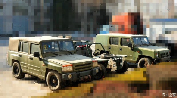 北汽军用勇士视频,国产伞兵突击车越野视频