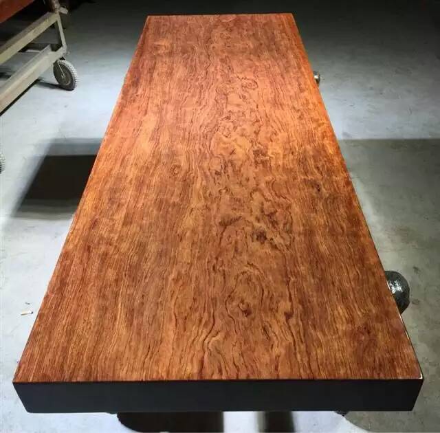 巴西花梨——做不了花梨中的翘楚，就去做是大板桌中的贵族