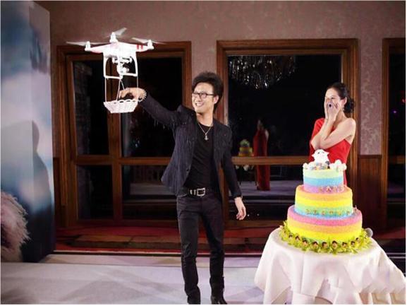 汪峰玩游戏,汪峰和无人机的梗