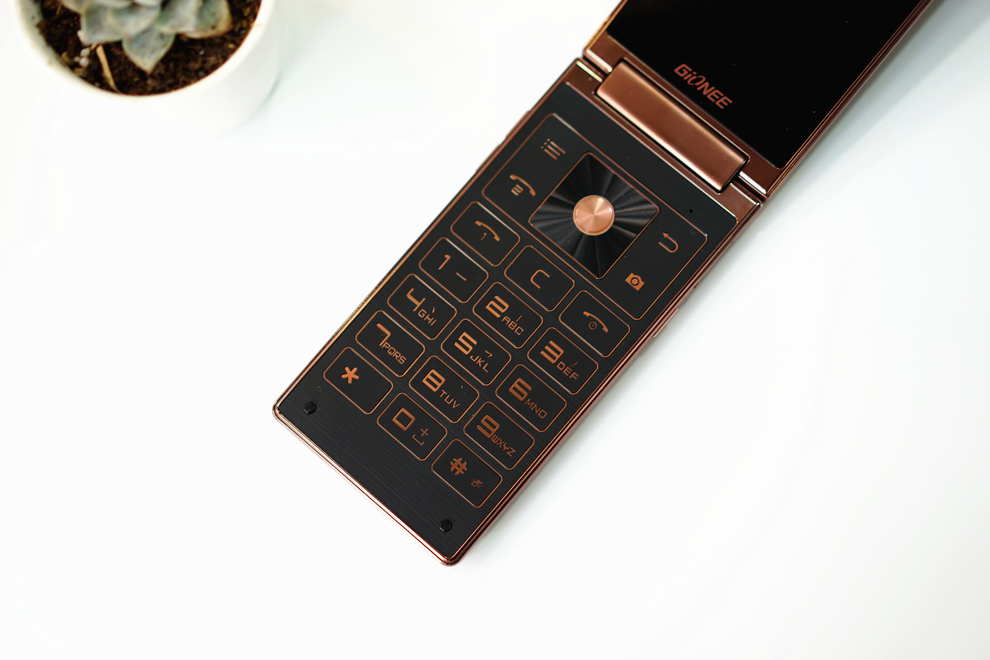 打破陈规翻转新时代：金立天鉴W909旗舰首评