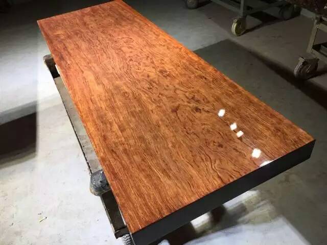 巴西花梨——做不了花梨中的翘楚，就去做是大板桌中的贵族