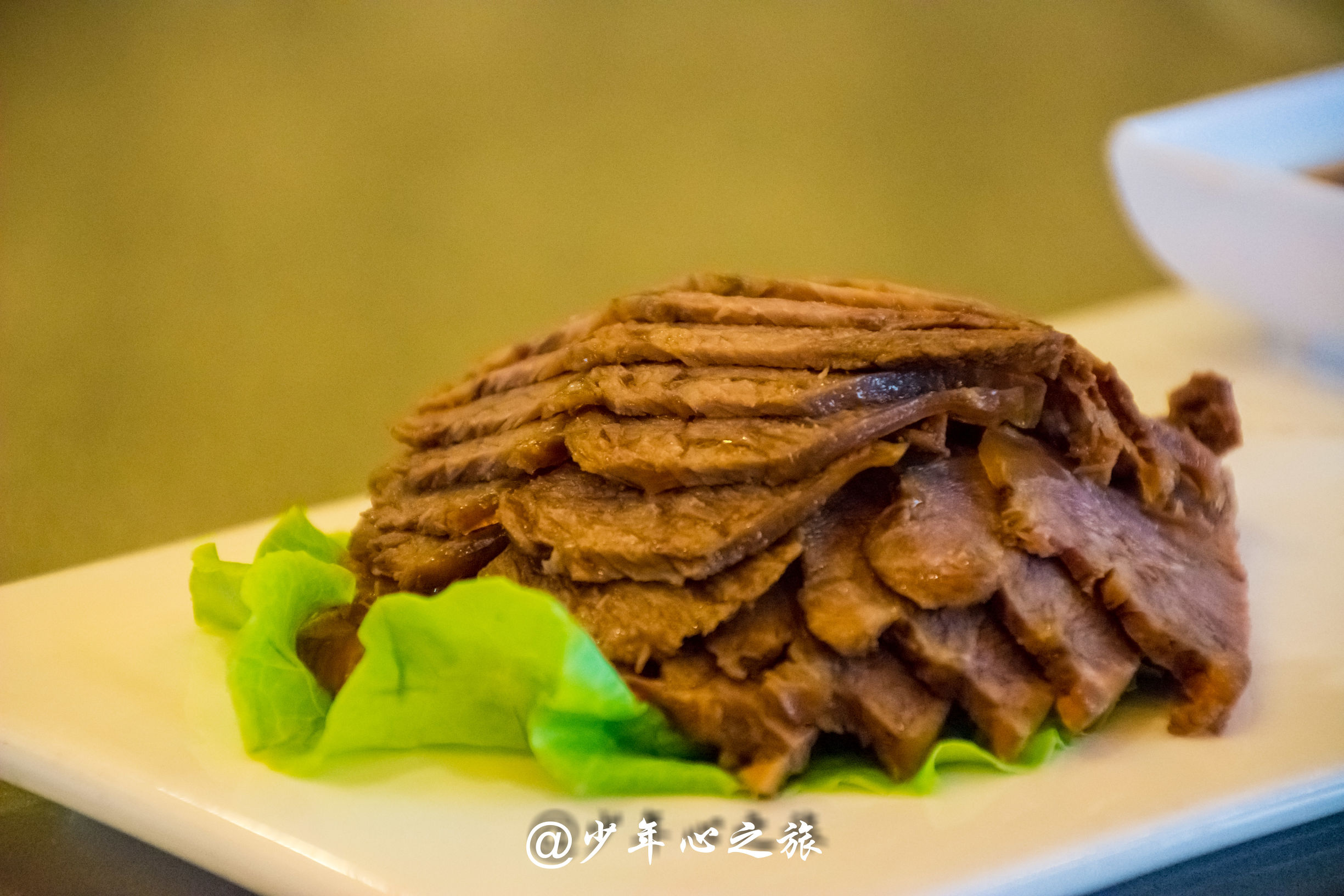 这里汇聚了全国各地的明星，这里也云集了五湖四海的美食