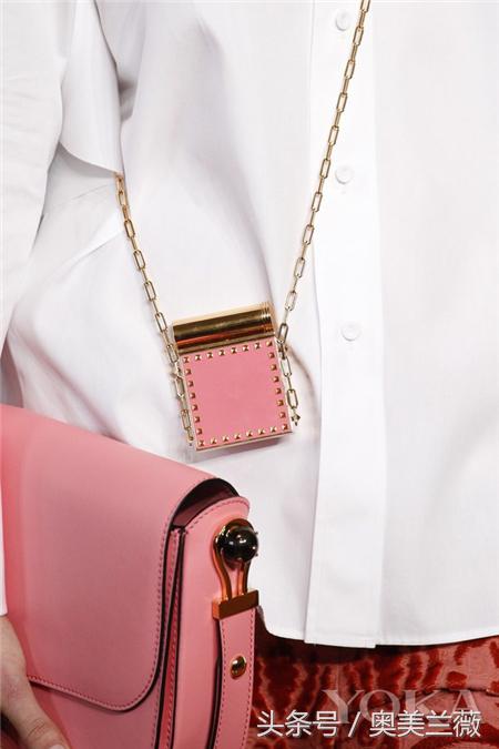 宿舍化妆瓶瓶罐罐收纳整理技巧,厨房里的瓶瓶罐罐怎么收纳