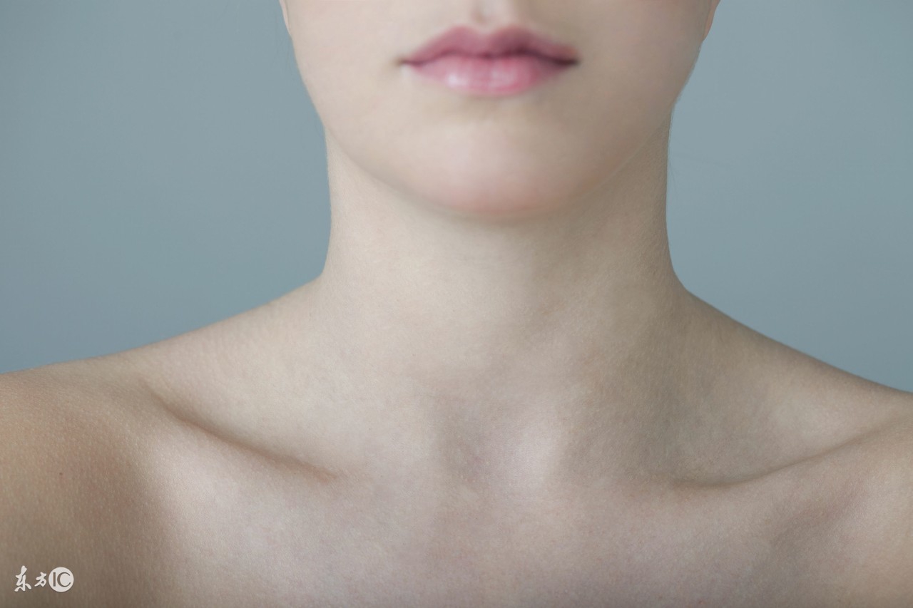 一个动作教你怎么自测身体健康,自己按摩淋巴的正确手法