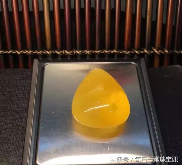 最好的蜜蜡是怎样的,300块钱可以买到什么品质的蜜蜡