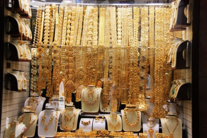 乘着地铁去迪士尼,乘着地铁去兜风