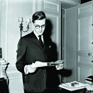 ysl女士反转香水,ysl适合女孩子