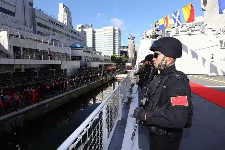 中国海军舰艇访问英国泰晤士河,中国海军震动全世界