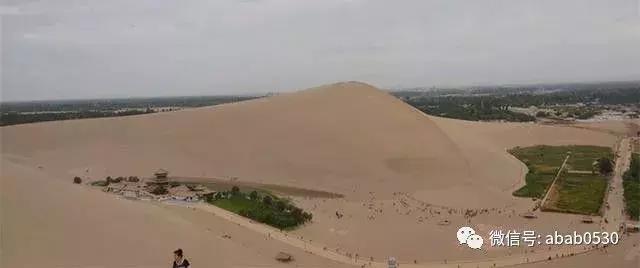 沙漠明珠月牙泉视频,沙漠月牙泉句子