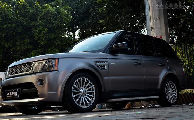 贴膜改色和喷漆改色哪个好,汽车轮毂改色喷漆好还是贴膜