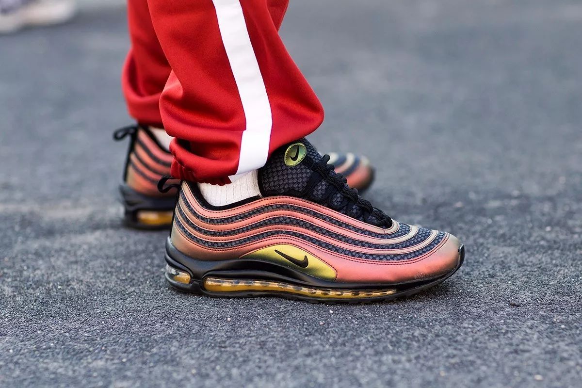 给你一份Sneaker趋势分析，让你在潮流的道路上越走越顺！