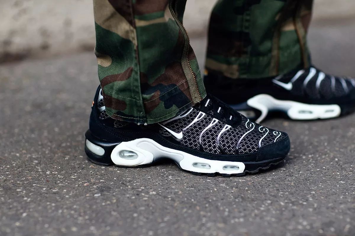 给你一份Sneaker趋势分析，让你在潮流的道路上越走越顺！