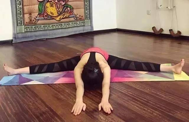 胯宽打不开如何解锁一字马,胯很软但是打不开一字马怎么办