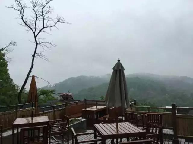 杭州不足山宿：清风中我徐徐相迎，愿你往来是归客