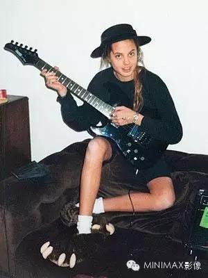 安吉丽娜朱莉同款纹身大连,纹身吸毒女反派