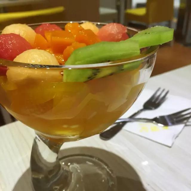 贵阳美食地图及路线,贵阳喷水池地铁站美食街