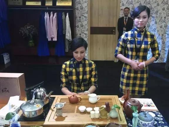 tata木门和梦天木门多少钱,3D木门全屋定制探店