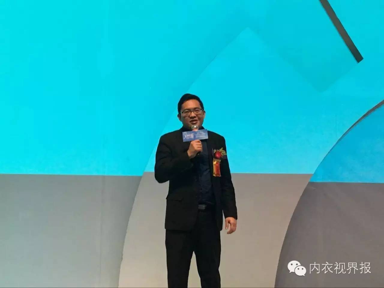 杰奎琳茵芙莎,杰奎琳时装秀