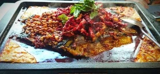 火爆排队的烤鱼,火爆排队的烤鱼小店