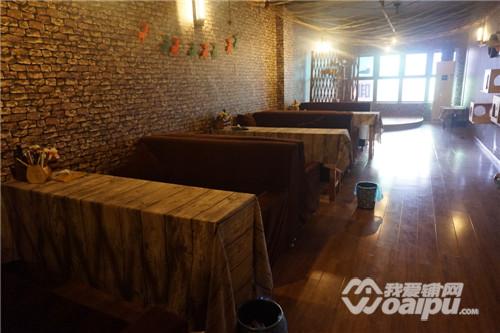 合肥潮店：喵星CatStar匆忙赶路不如蹲下撸猫