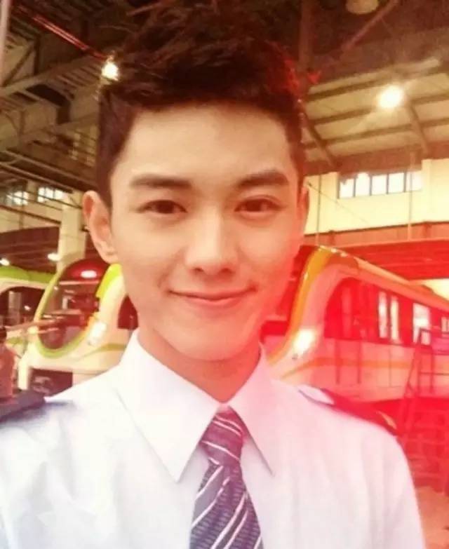 在这个看脸的社会民间男神们火了！