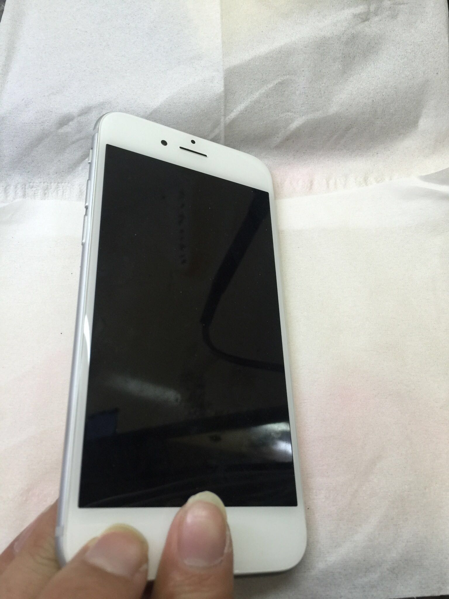 苹果手机主板进水一般多少钱,苹果手机主板进水怎么解决