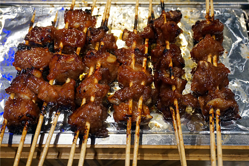 木屋烧烤pk冰城串吧,冰城串吧烤鸡肉