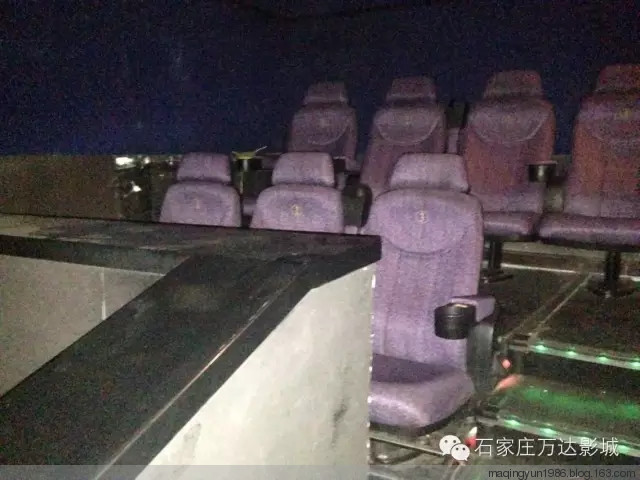神奇四座扒了万达影城座位差的小内内