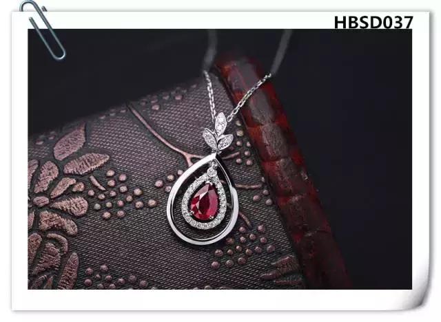 老凤祥红宝石吊坠款式,蓝宝石吊坠经典款式