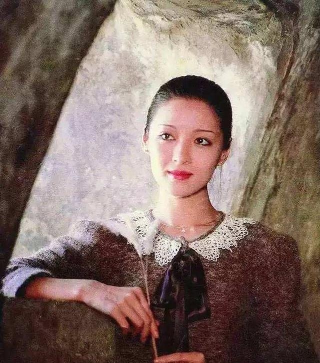 关之琳早期真实故事,关之琳胡茵梦