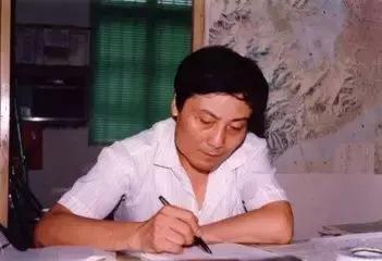 从打工到亿万富翁的传奇创业历程,白手起家创业亿万富豪真实经历