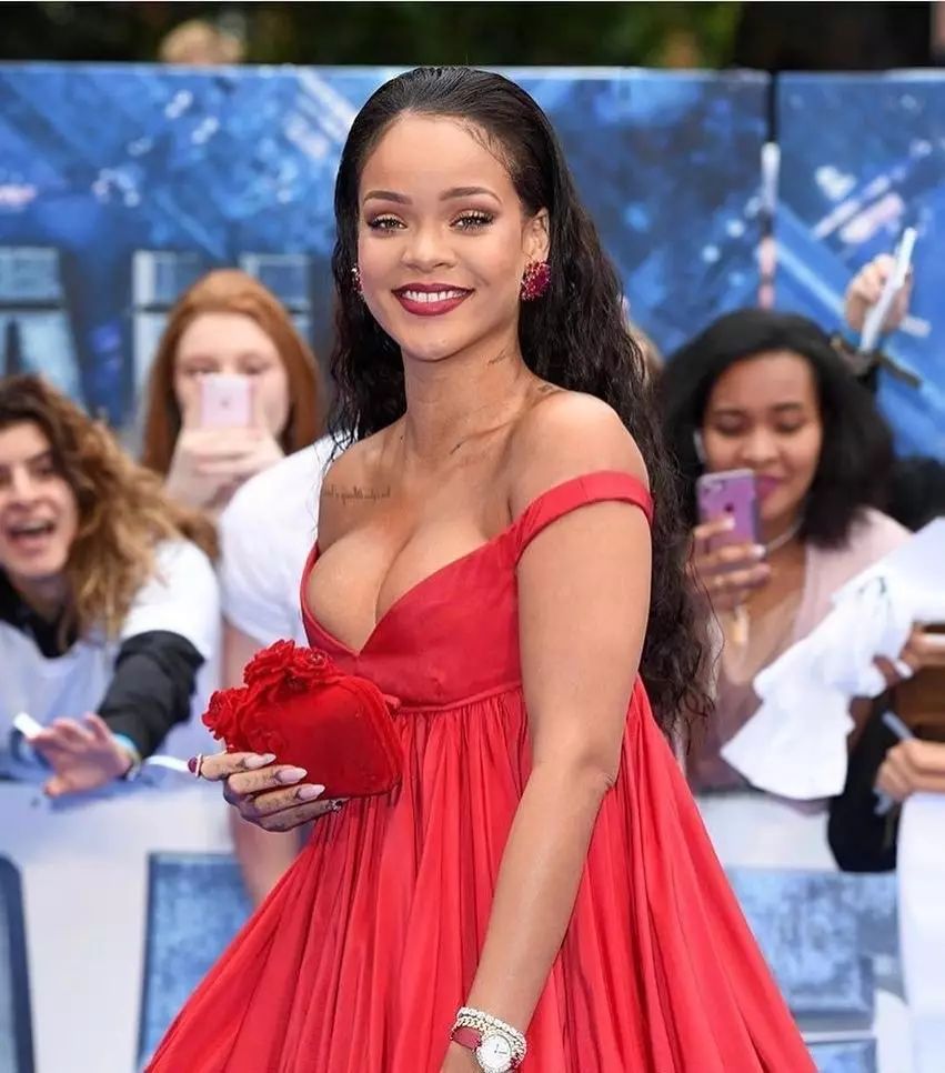 rihanna第一带货王,rihanna直播带货