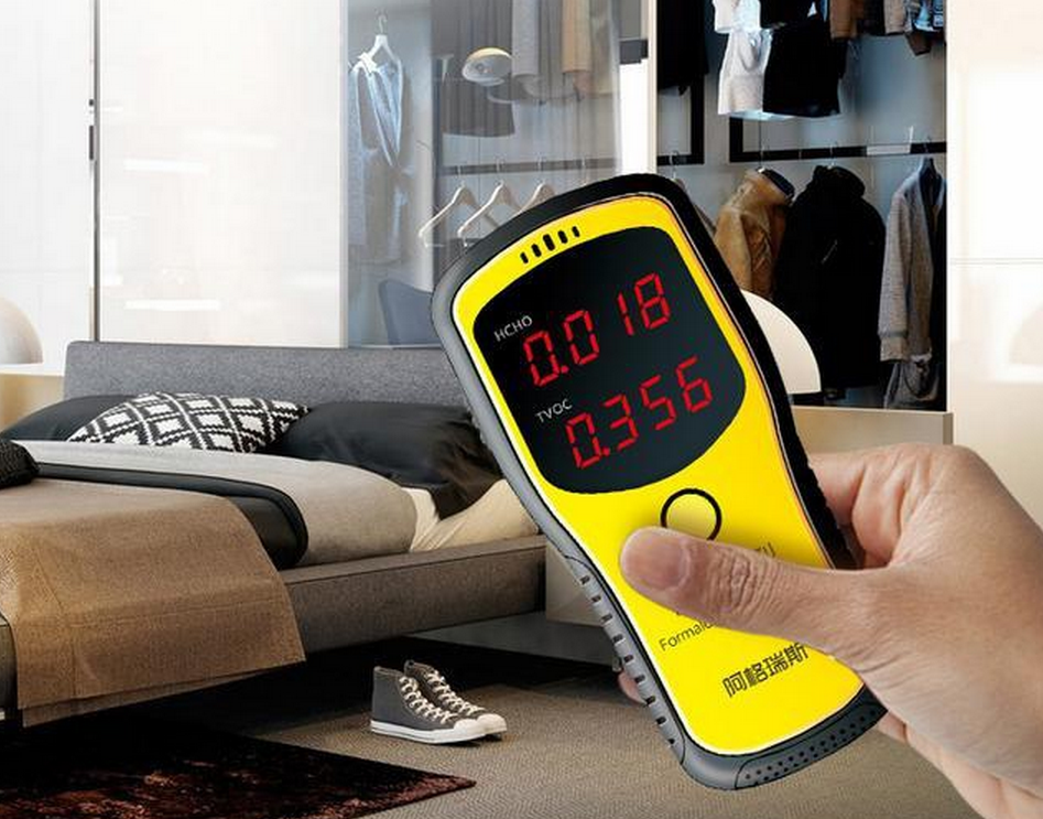 600一天的水电工就是好，地面根本不用开槽，连女人也可以开槽！